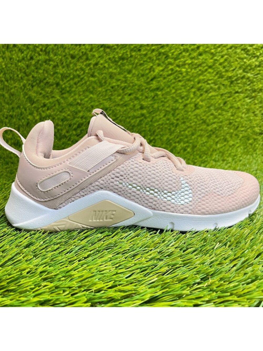 Nike Legend Essential‎ Womens Size 6 Pink White Running Training Shoes Sneakers